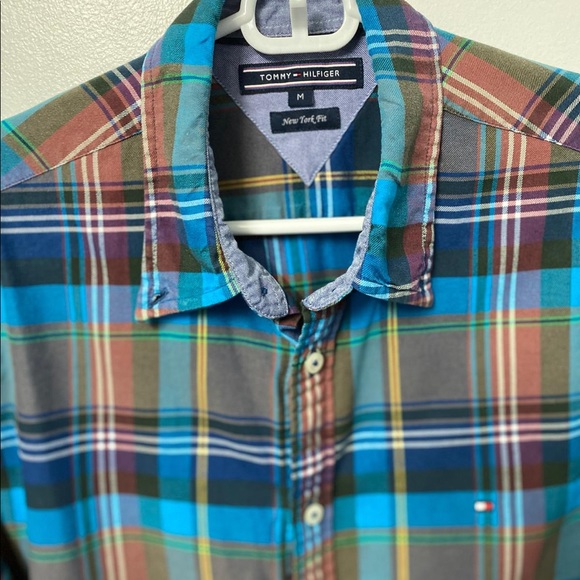 Tommy Hilfiger Shirt in size medium. - Picture 2 of 5